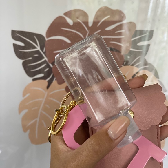Vegan leather sanitizer keychain + button pusher - Picture 2 of 2